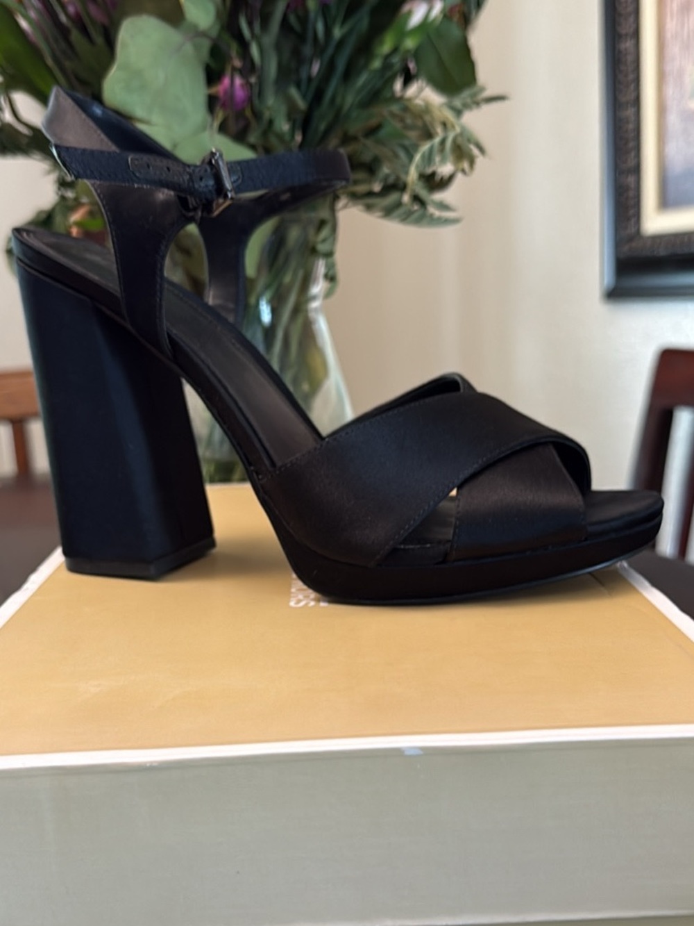 NIB Michael Kors ALEXIA Platform Sandals – Black – Size 9M